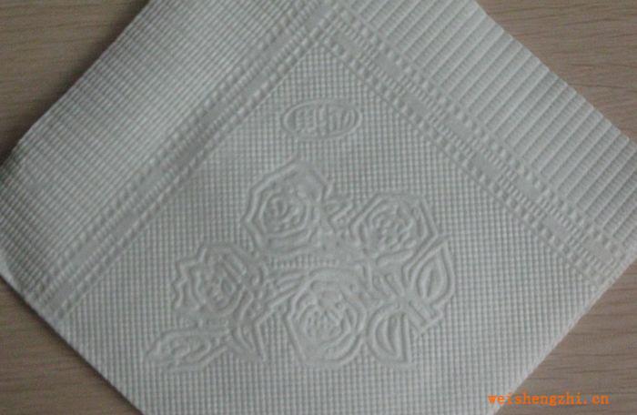 超低價供應酒店專用26*27cm41克壓花/印字純木槳餐巾紙