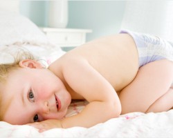 如何適當正確的給寶寶把尿