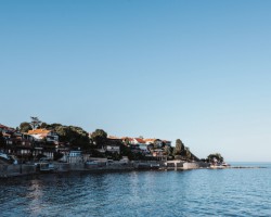 海外需求支撐原材料價格 中下游企業不敢買更不敢“賣”